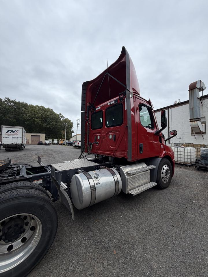 Freightliner Cascadia  2023