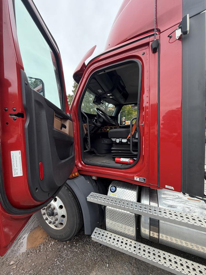 Freightliner Cascadia  2023