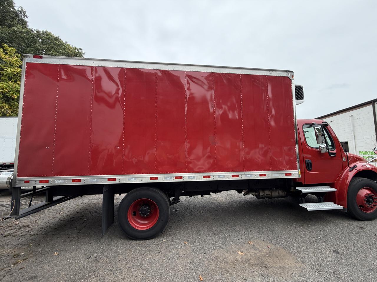Freightliner M2 106  2023