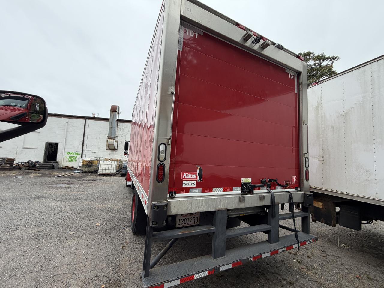 Freightliner M2 106  2023