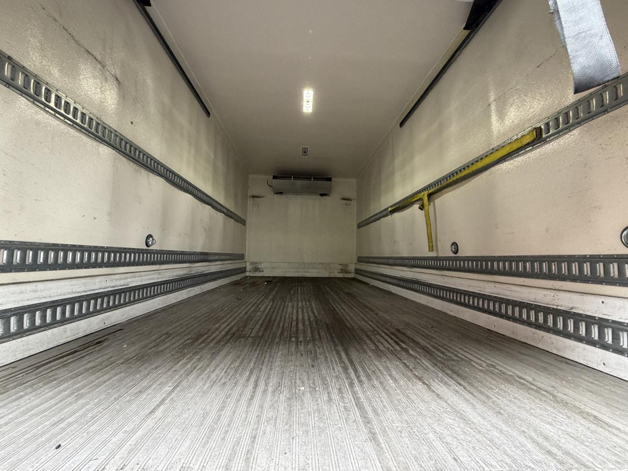 Freightliner M2 106  2023