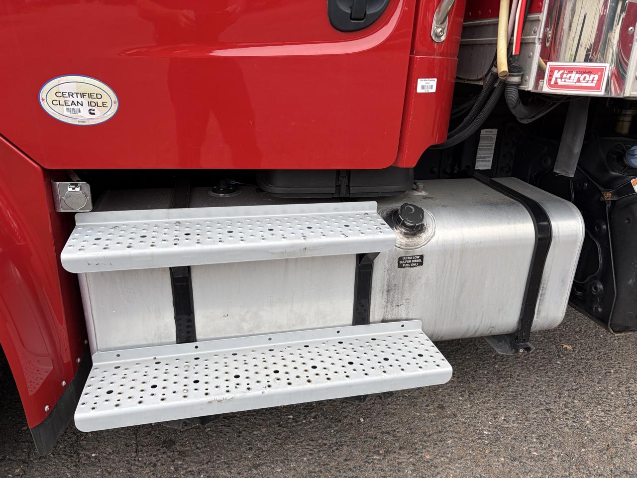 Freightliner M2 106  2023