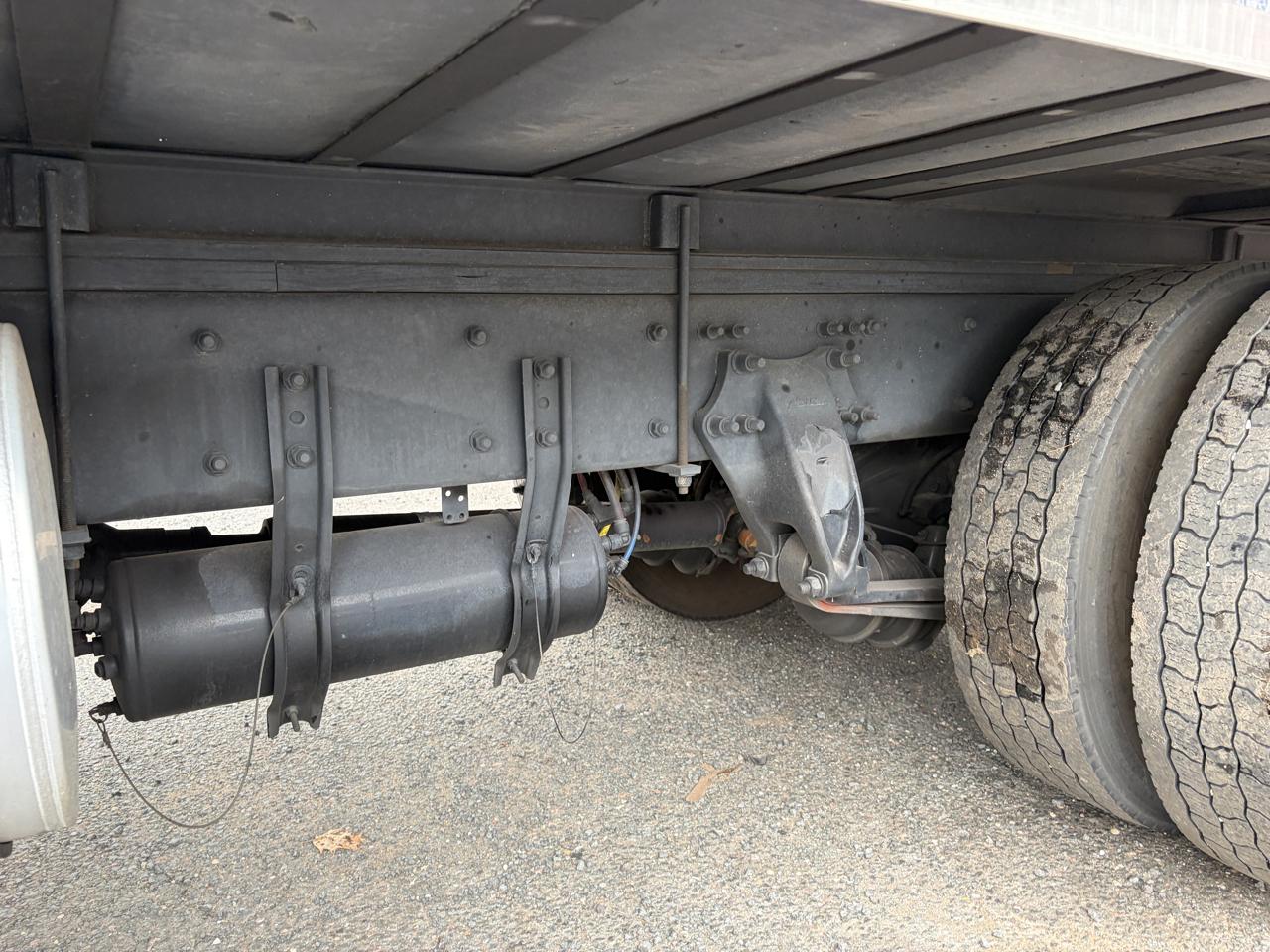 Freightliner M2 106  2023