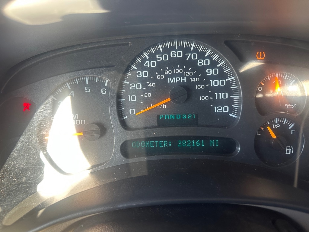 Chevrolet Tahoe 4WD 2004