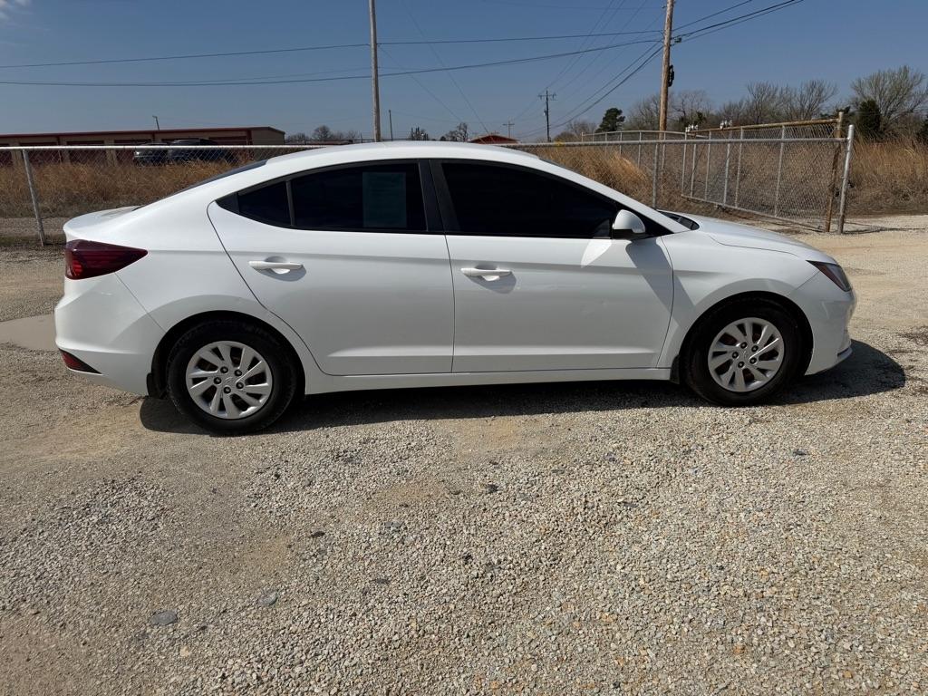 Hyundai Elantra SE 6M 2019
