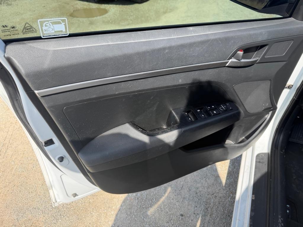 Hyundai Elantra SE 6M 2019