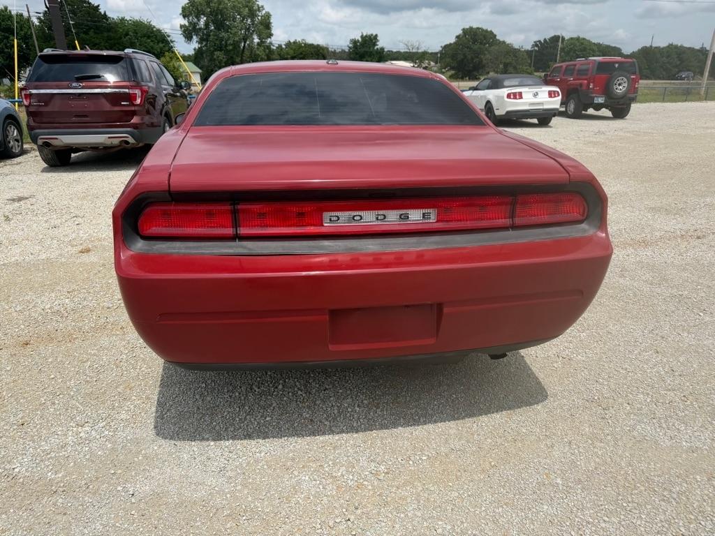 Dodge Challenger SE 2010