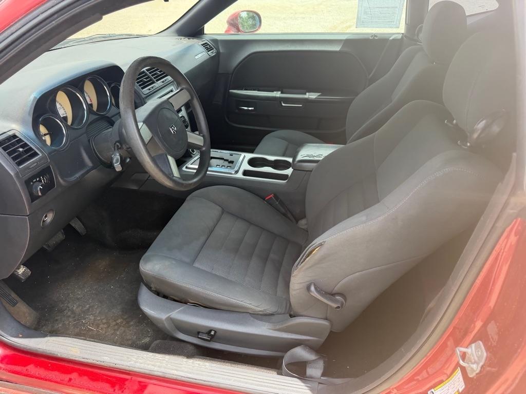 Dodge Challenger SE 2010