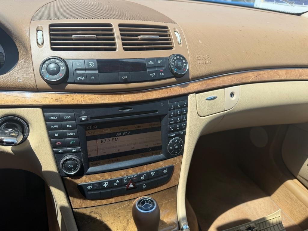 Mercedes-Benz E-Class E350 4MATIC Sedan 2009