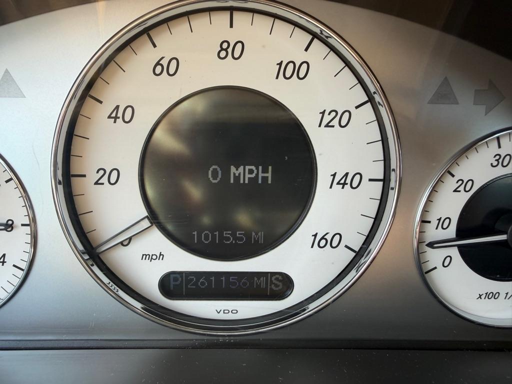 Mercedes-Benz E-Class E350 4MATIC Sedan 2009