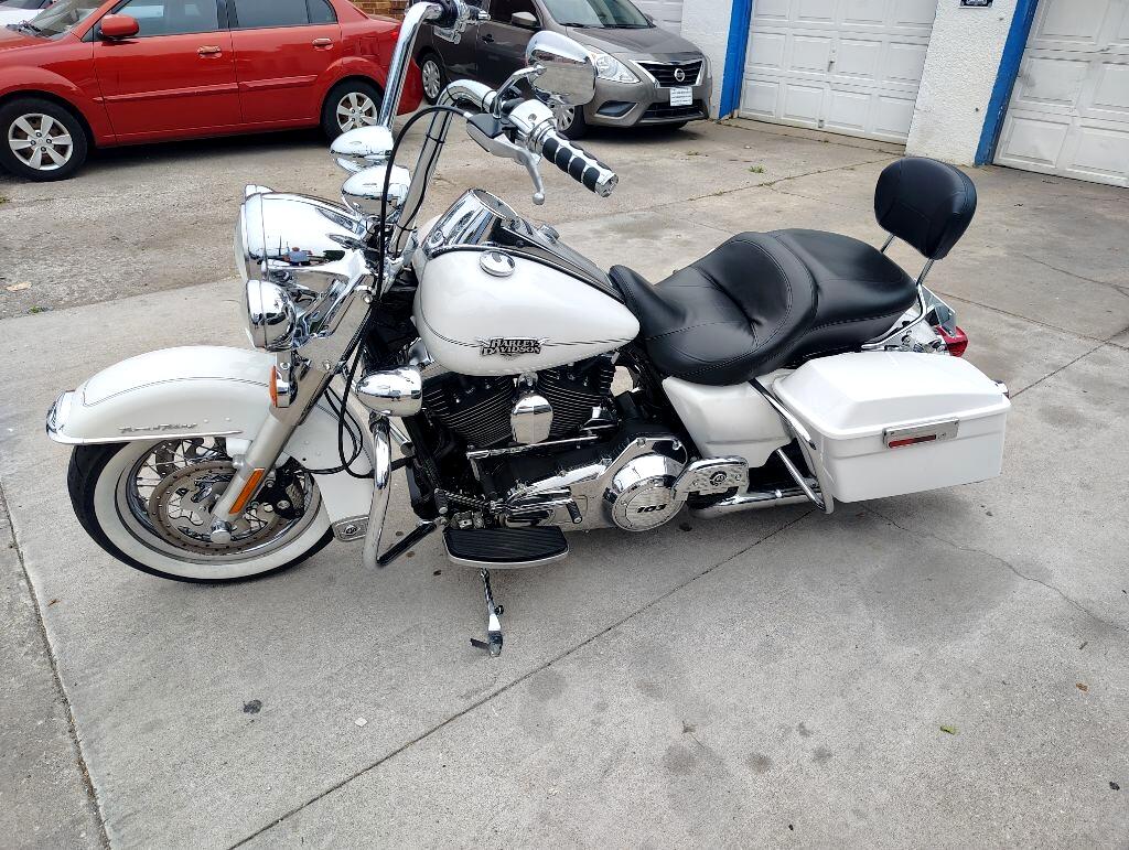 2013 Harley-Davidson FLHRC103 