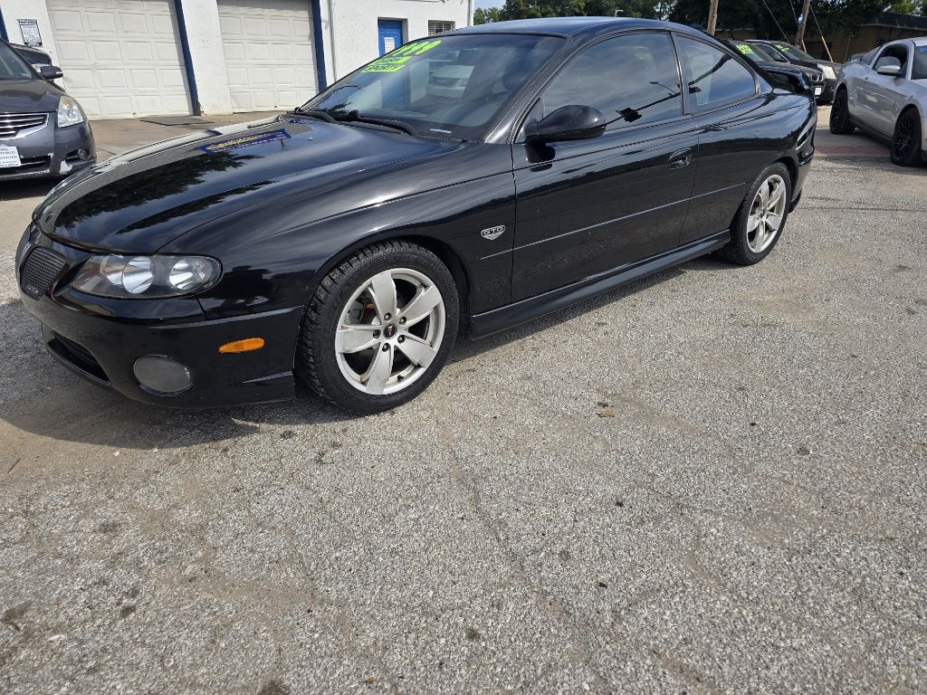 2004 Pontiac GTO Base