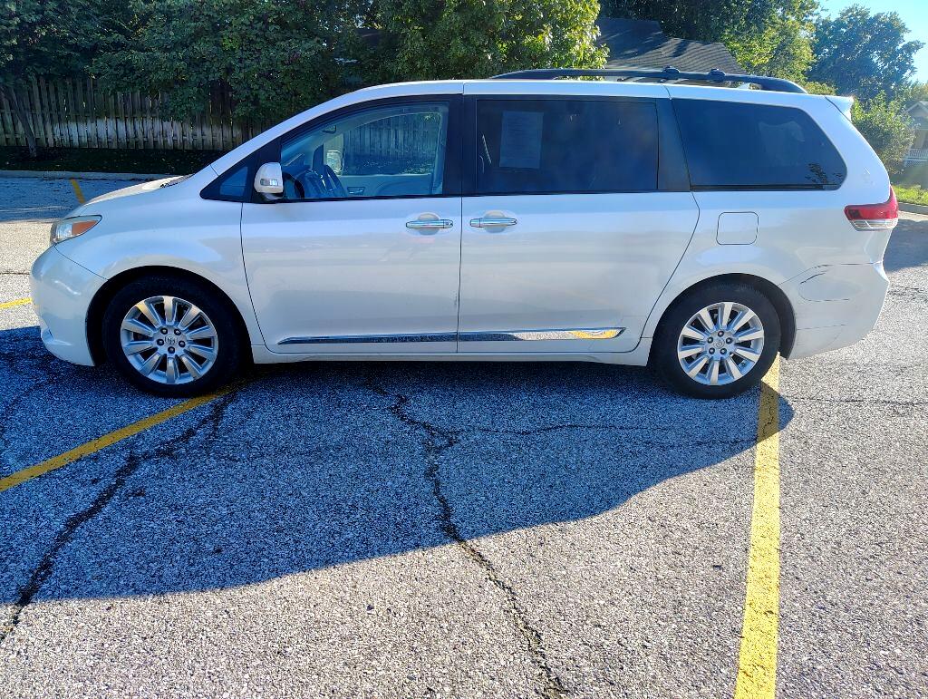 Toyota Sienna  2013