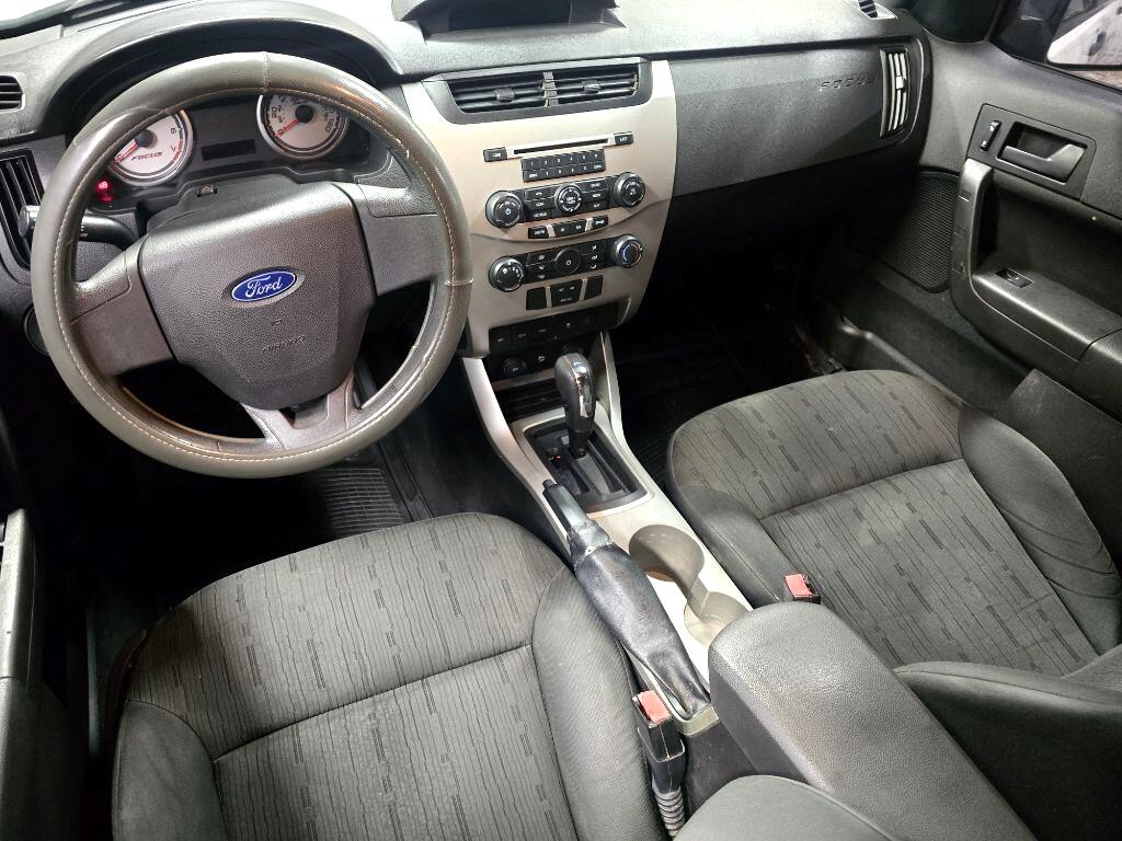 Ford Focus  2010