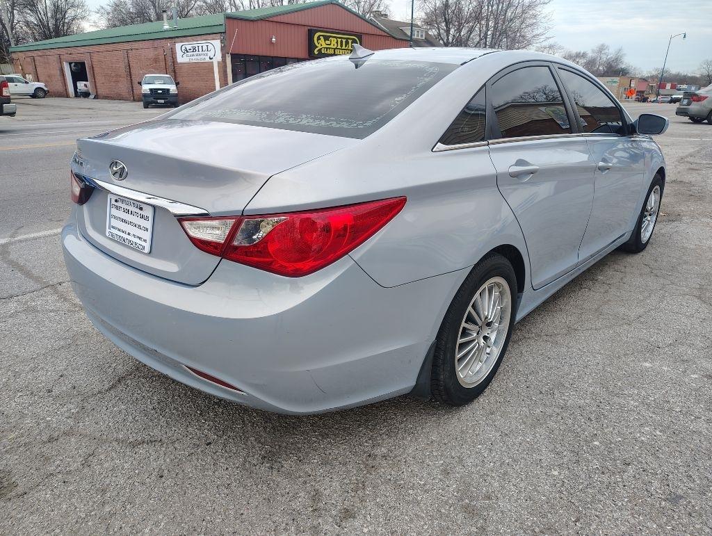 Hyundai Sonata  2013