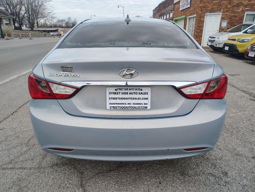Hyundai Sonata  2013