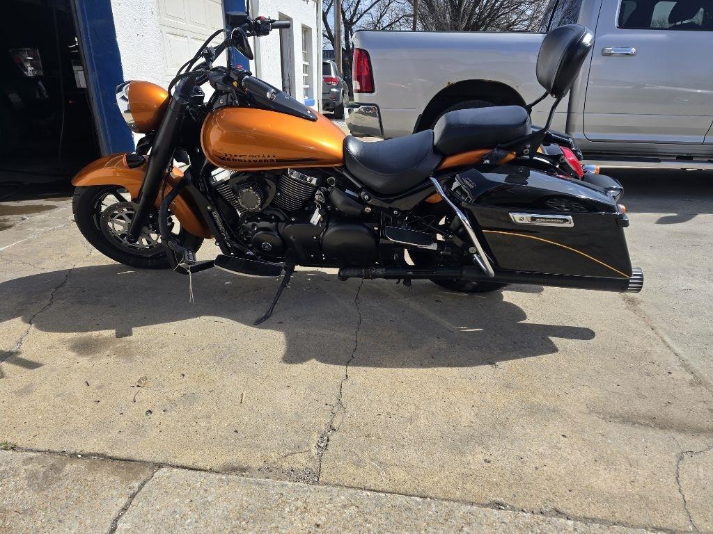 Suzuki VL1500  2016