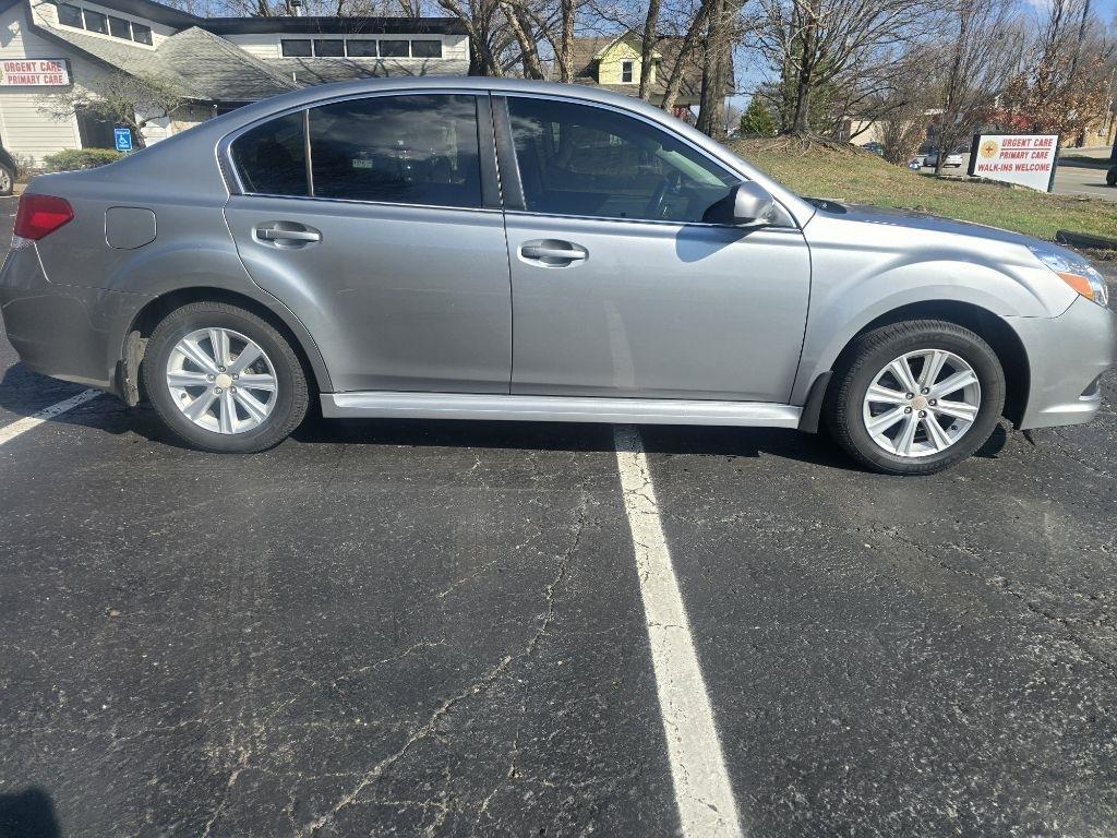 Subaru Legacy  2011