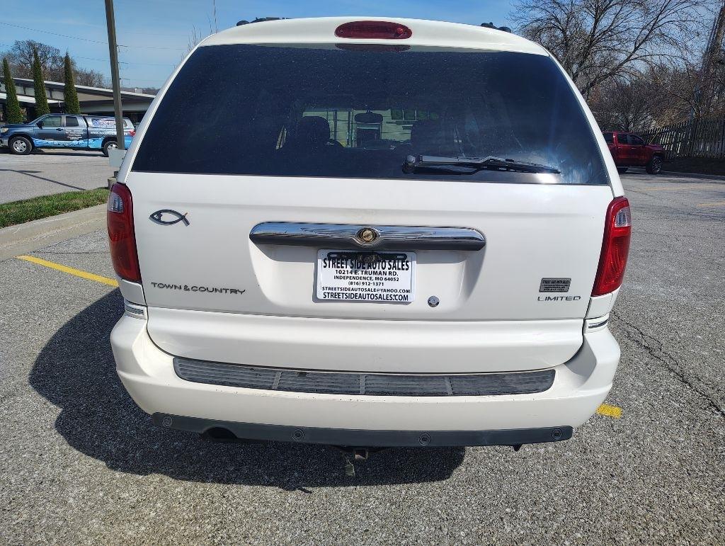 Chrysler Town & Country  2006