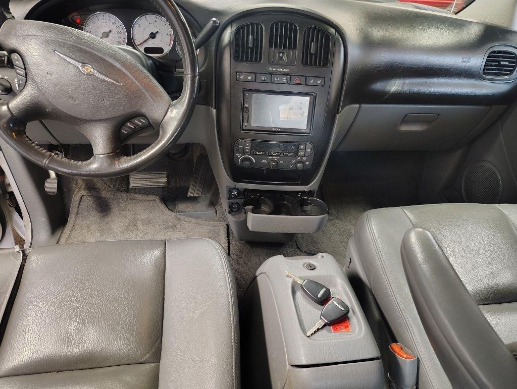 Chrysler Town & Country  2006