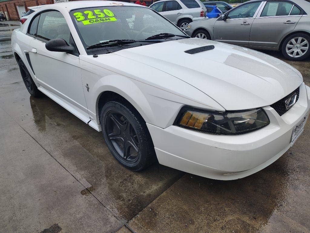 Ford Mustang  2001