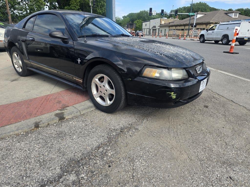 2001 Ford Mustang Premium's photo