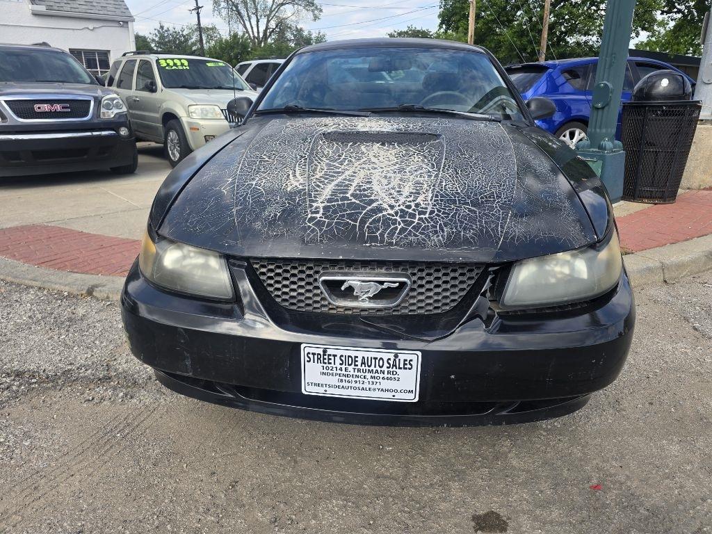 Ford Mustang  2001