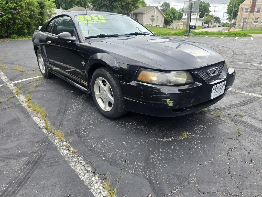 Ford Mustang  2001