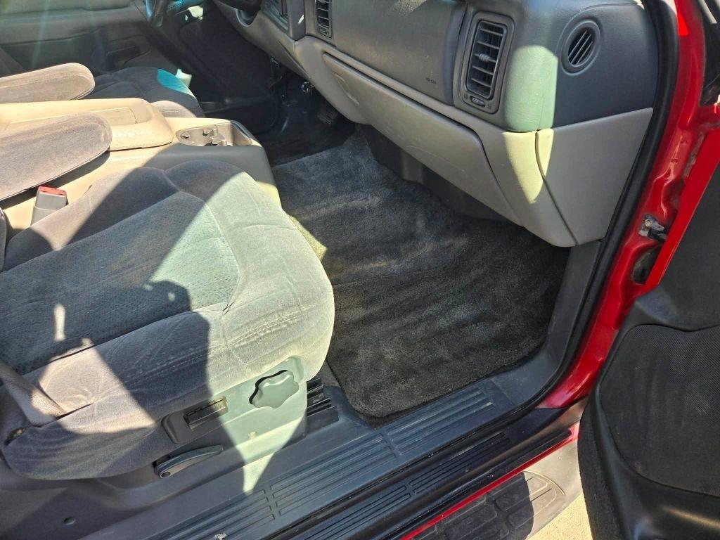 Chevrolet Suburban  2002