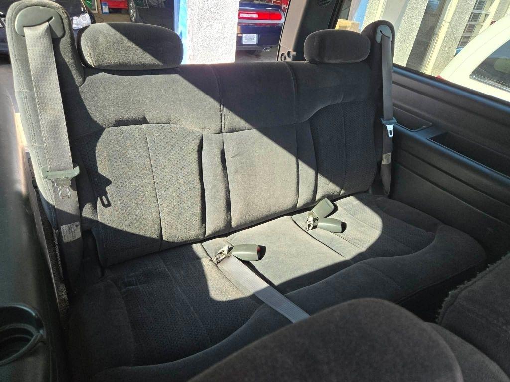 Chevrolet Suburban  2002