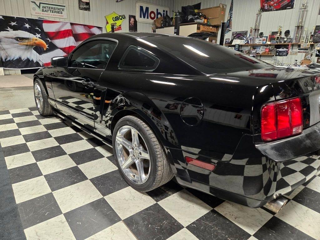 Ford Mustang  2007
