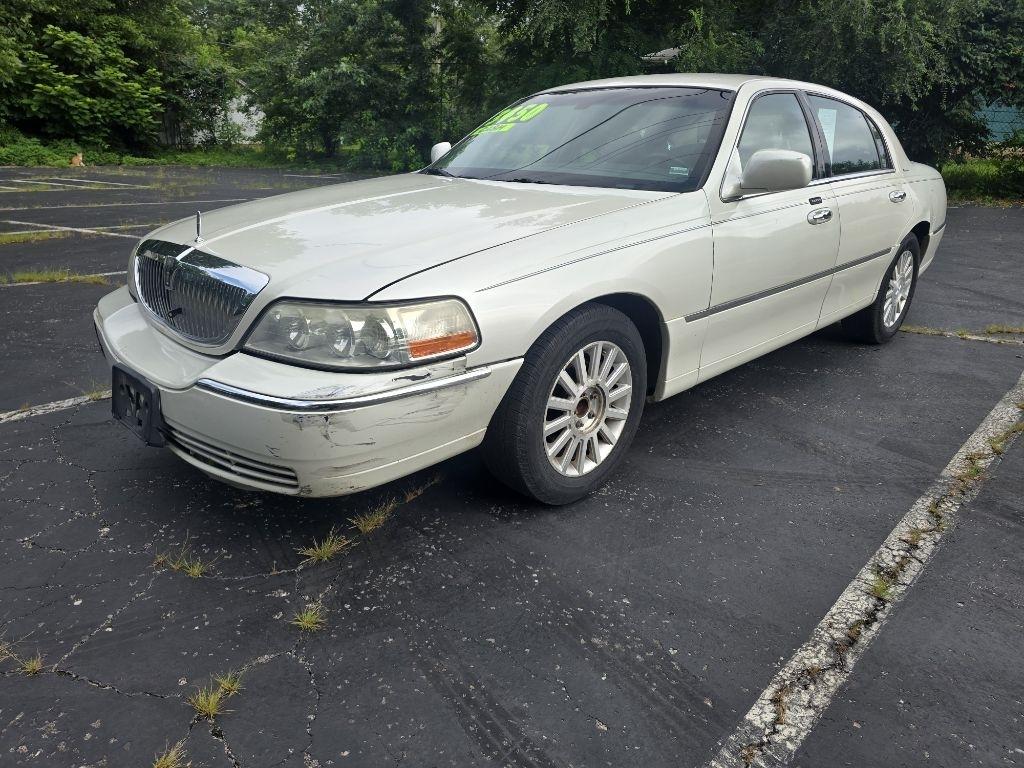 Lincoln Town Car  2004