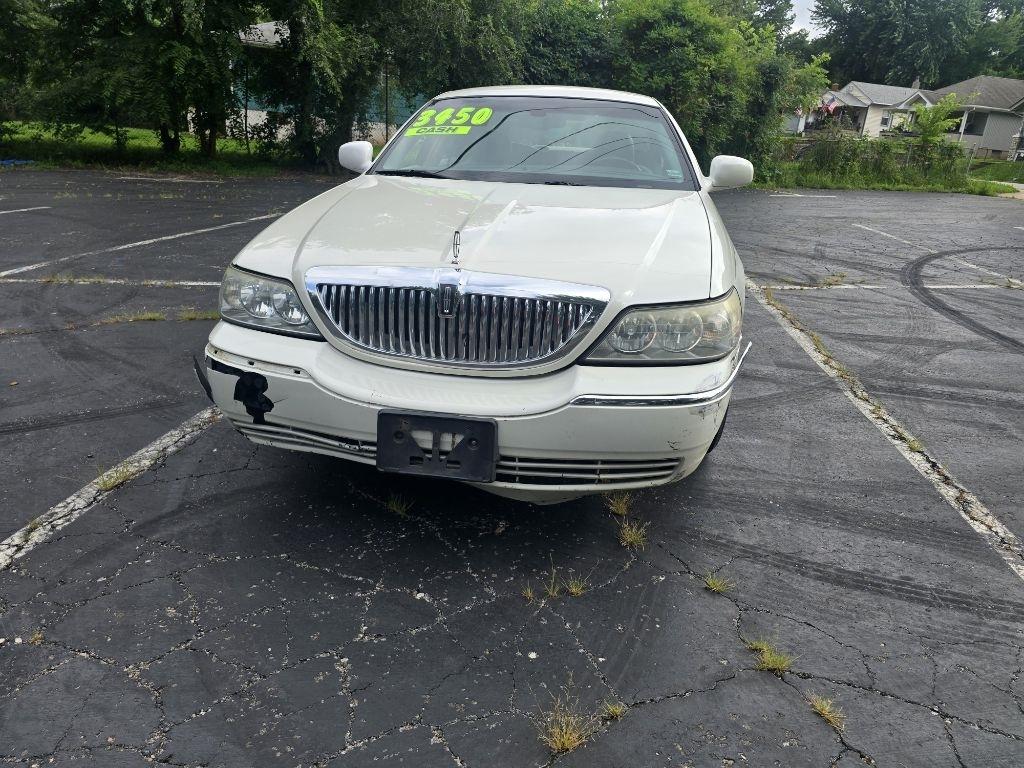 Lincoln Town Car  2004