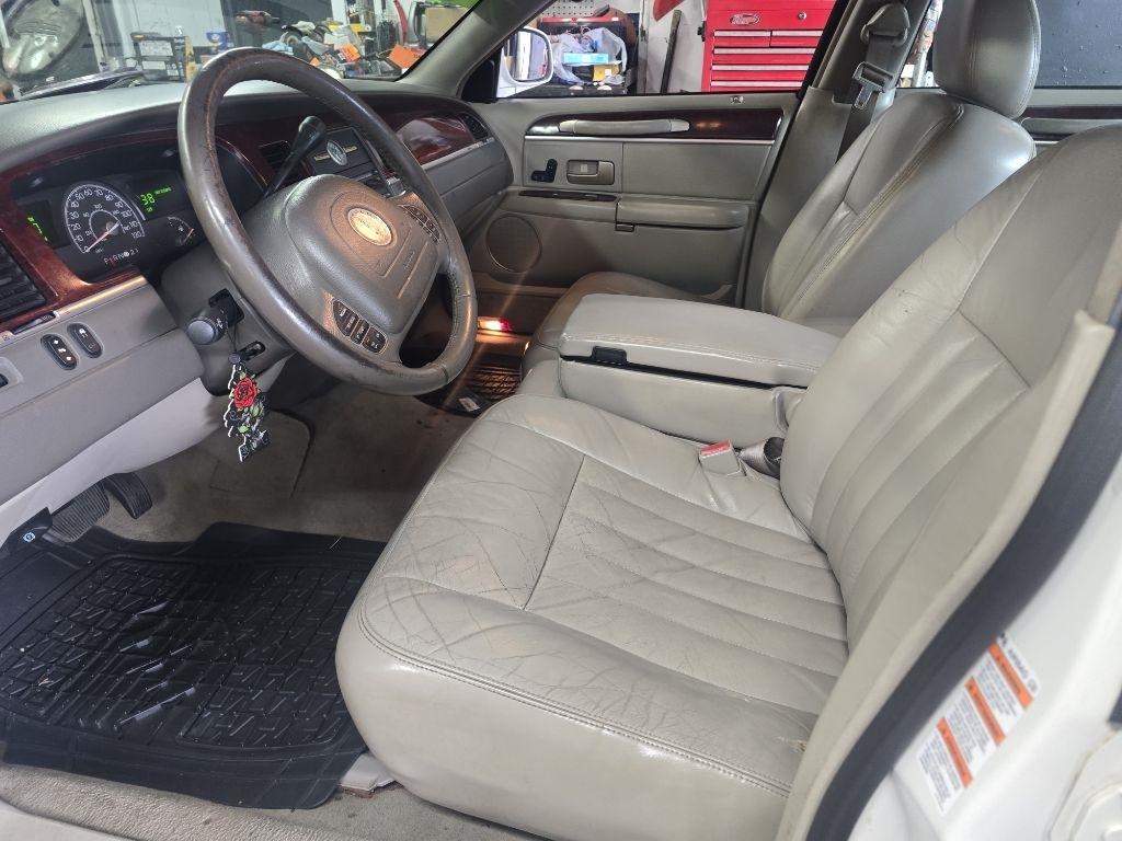 Lincoln Town Car  2004