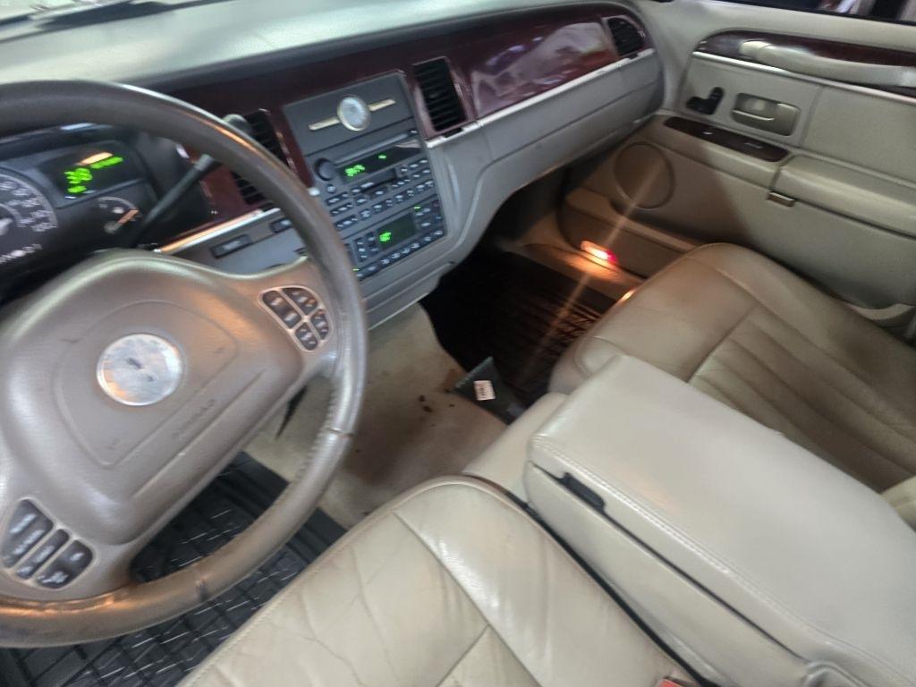 Lincoln Town Car  2004