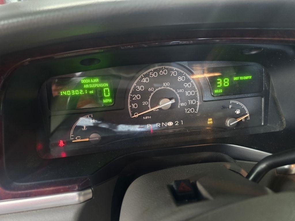 Lincoln Town Car  2004
