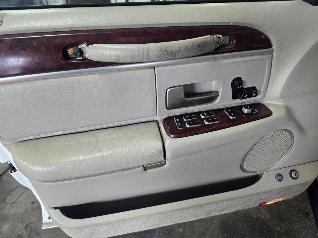 Lincoln Town Car  2004