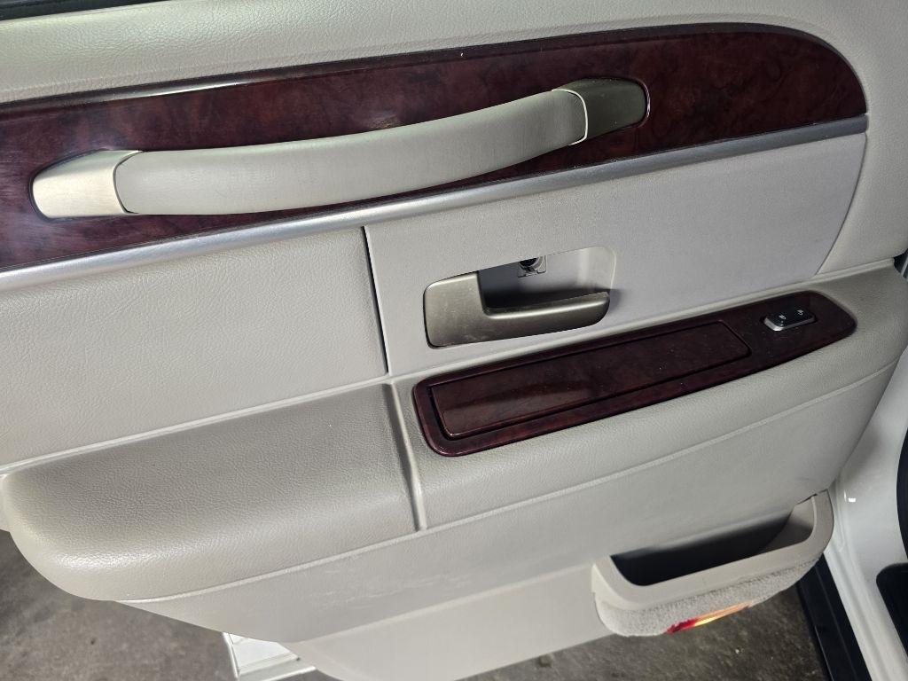 Lincoln Town Car  2004