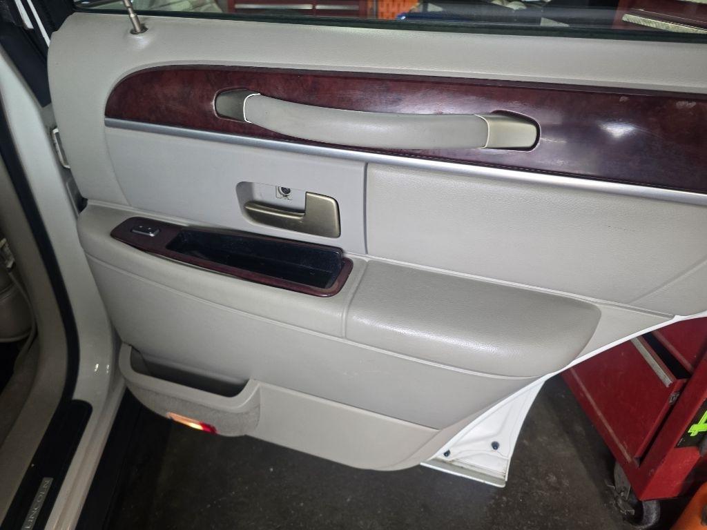 Lincoln Town Car  2004