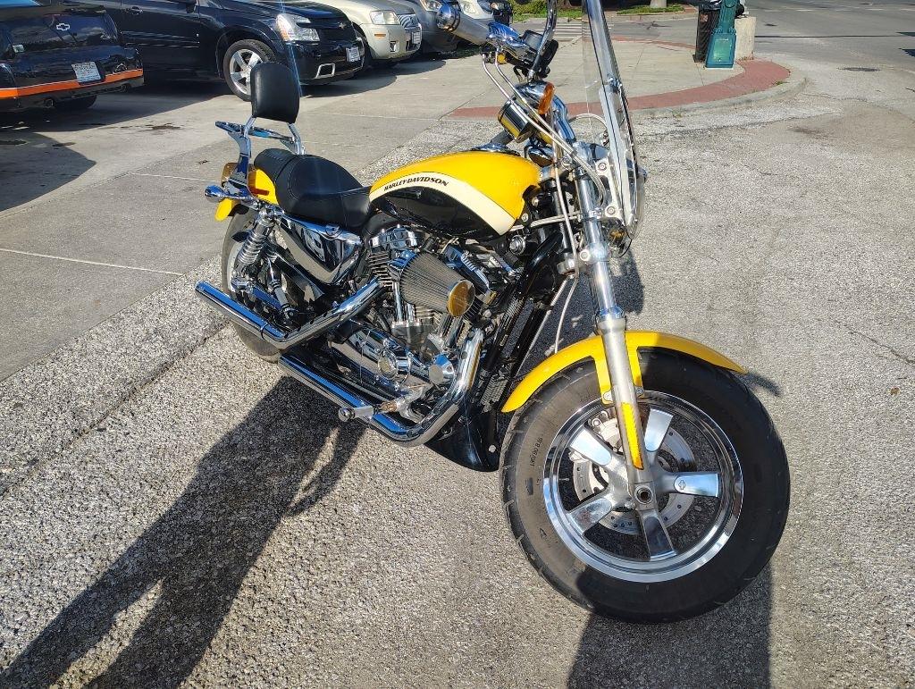 Harley-Davidson XL1200CP  2012