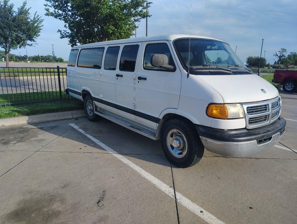 1999 Dodge Ram Wagon B3500