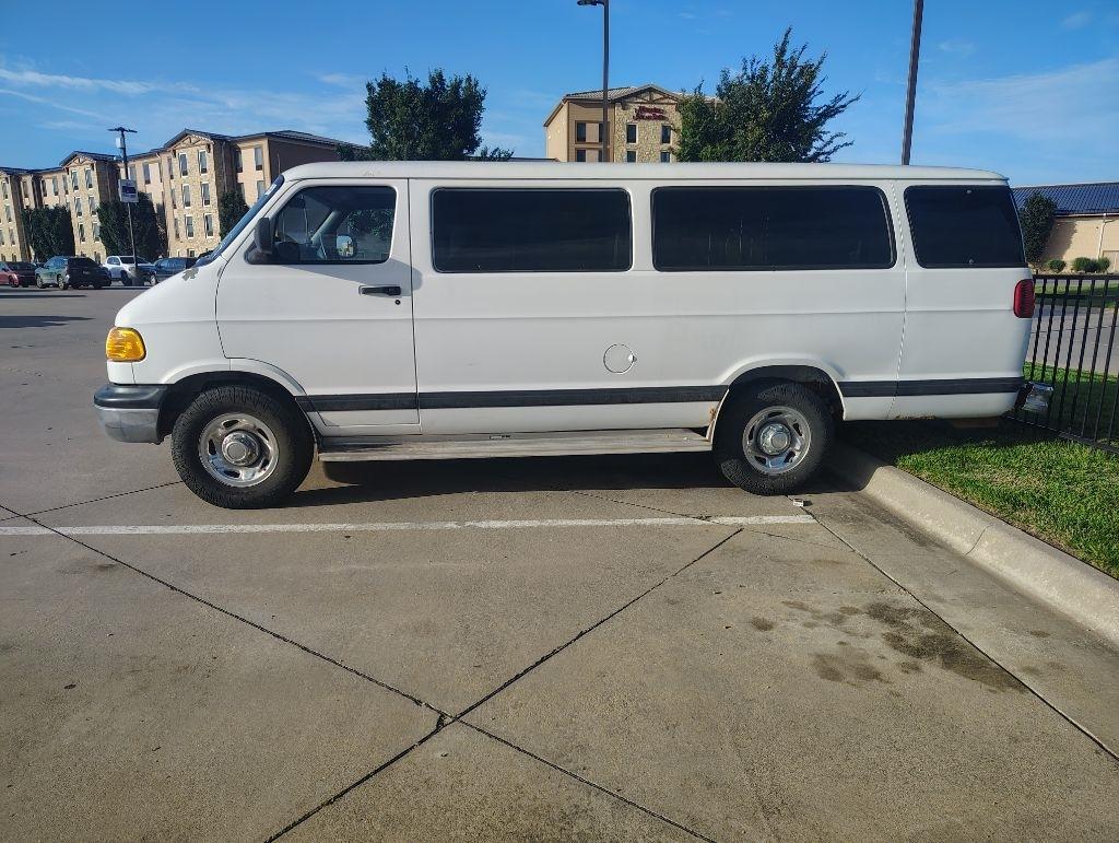 Dodge Ram Wagon  1999