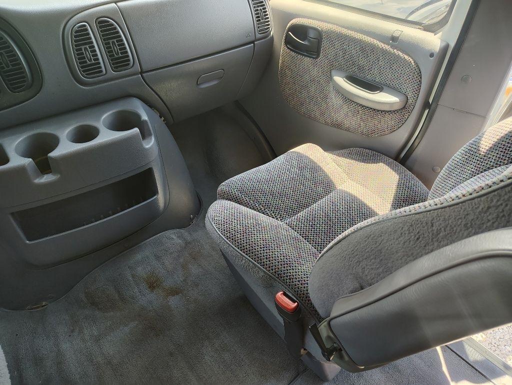 Dodge Ram Wagon  1999