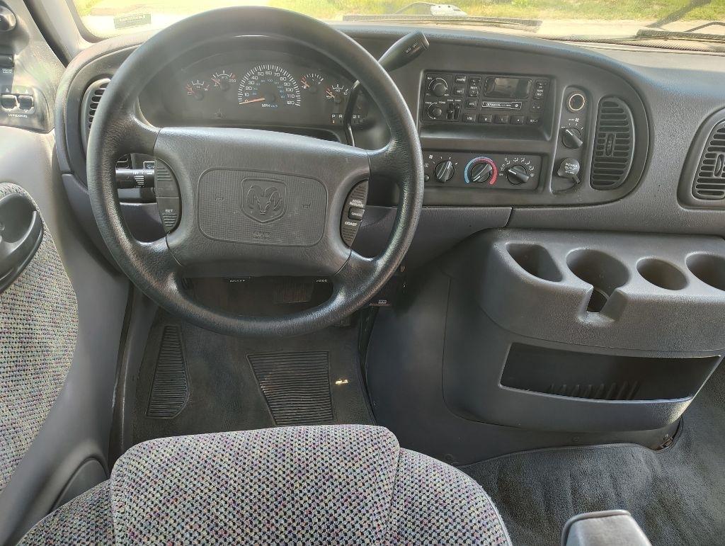 Dodge Ram Wagon  1999