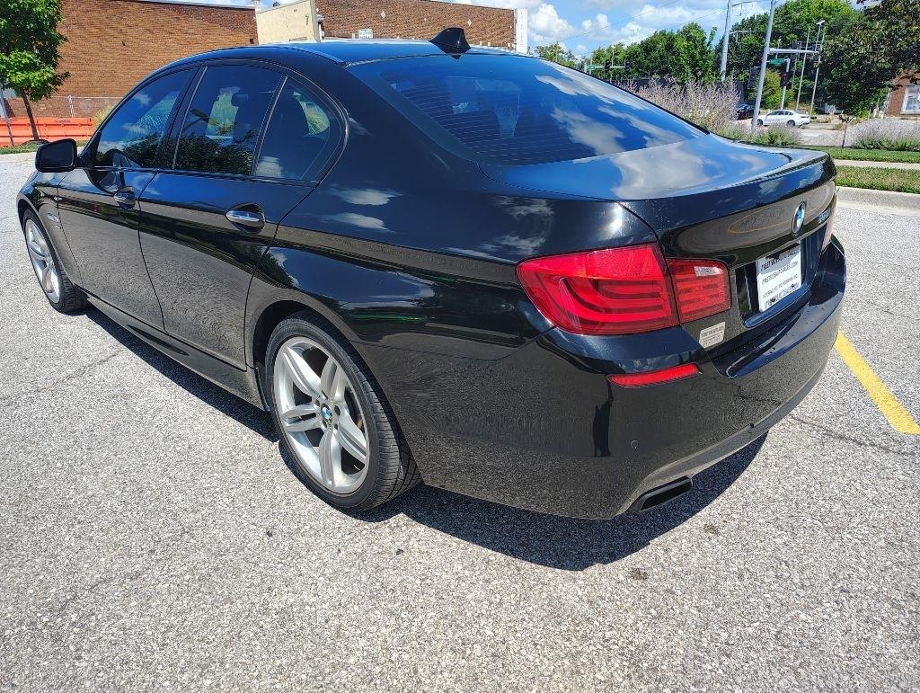 BMW 5-Series  2011