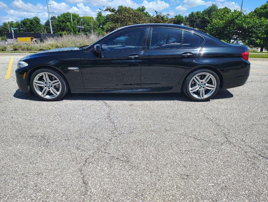 BMW 5-Series  2011