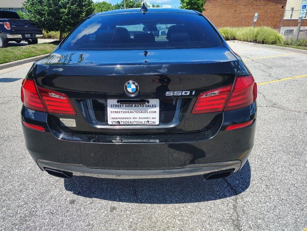 BMW 5-Series  2011