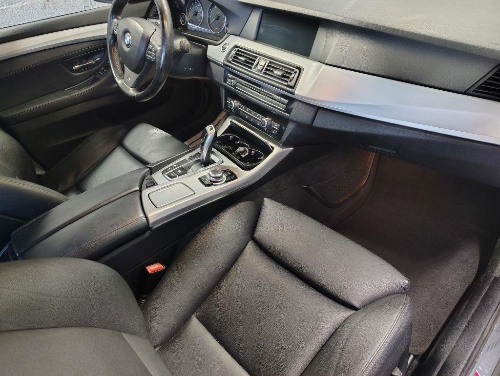 BMW 5-Series  2011