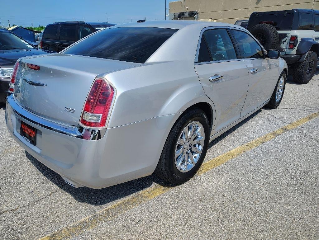 Chrysler 300  2012