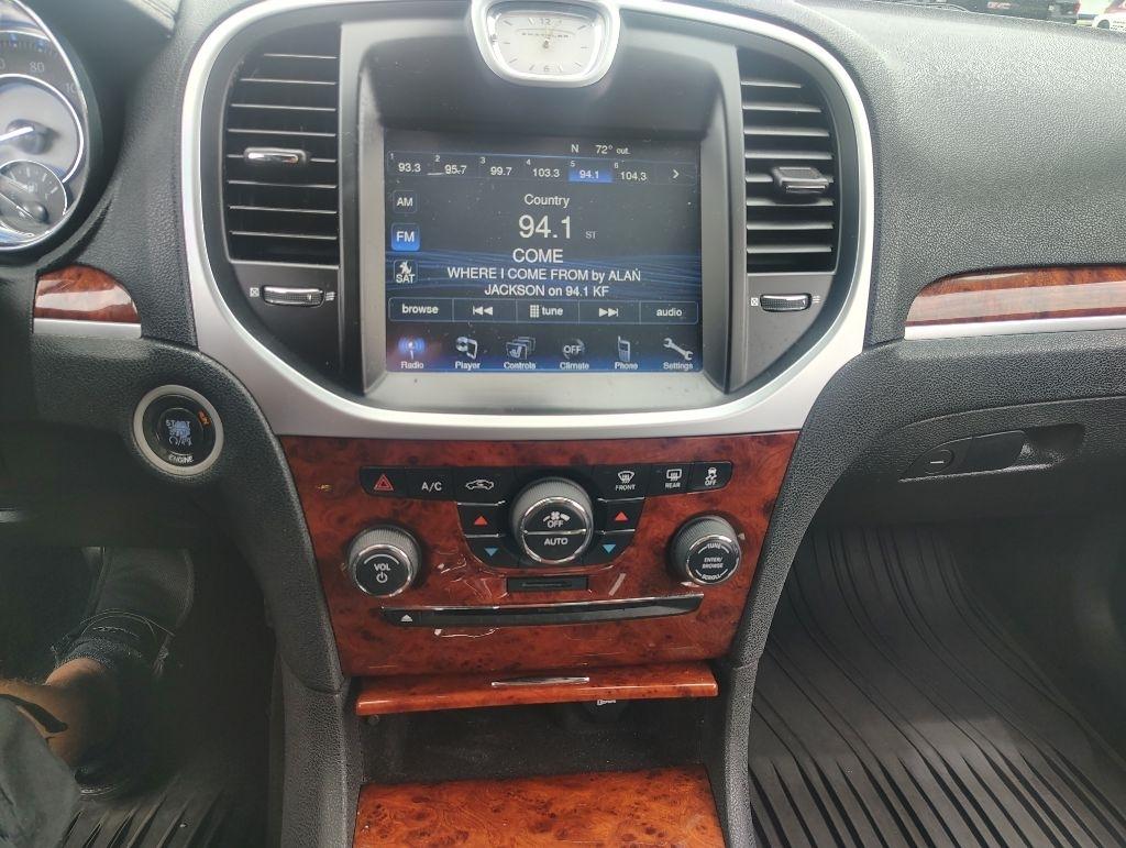 Chrysler 300  2012